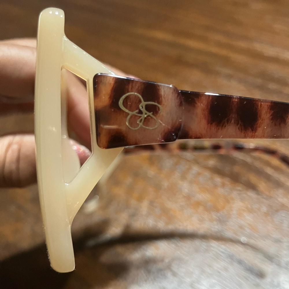 NEW!! Ladies Sunglasses by Jessica Simpson - Picture 3 of 6